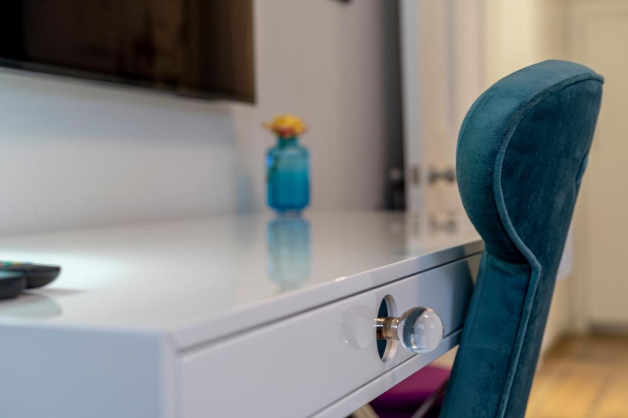 Appartamento Outstanding 2br Ground Floor Flat In Earl's Court Londra