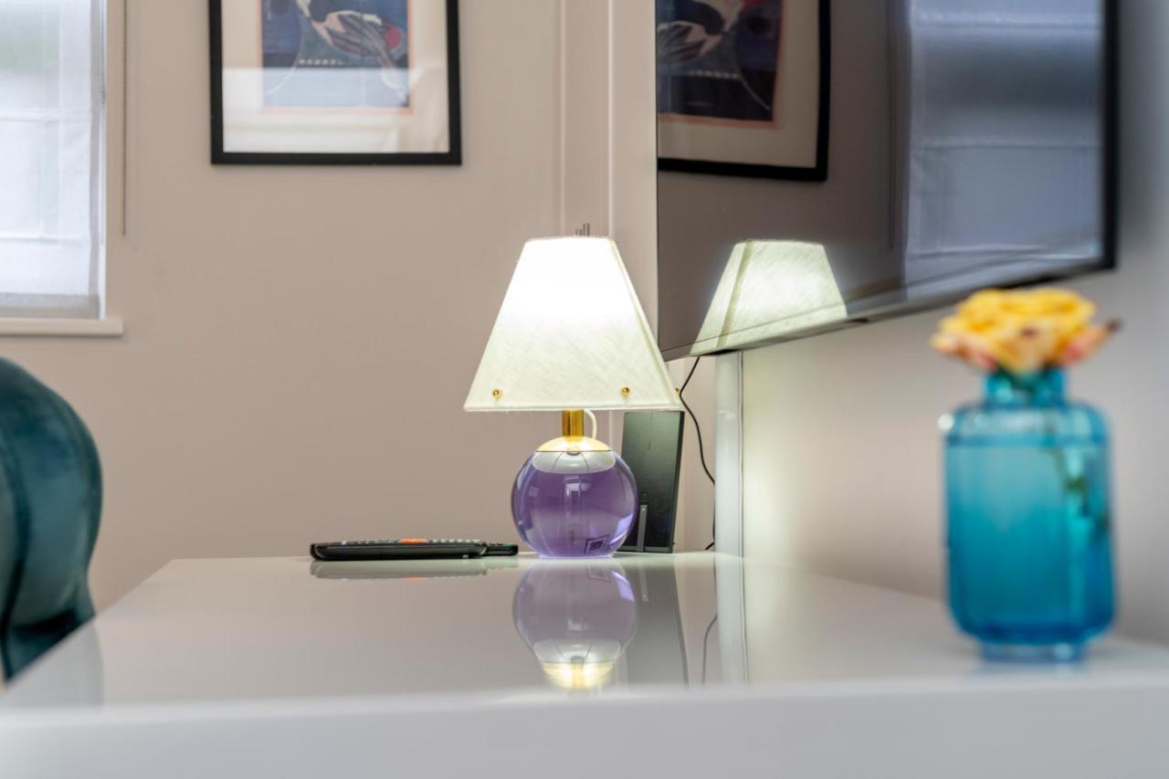 Appartamento Outstanding 2br Ground Floor Flat In Earl's Court Londra
