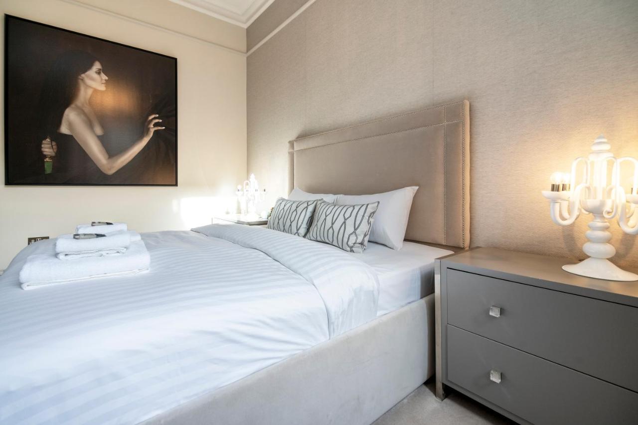 Outstanding 2br Ground Floor Flat In Earl's Court
